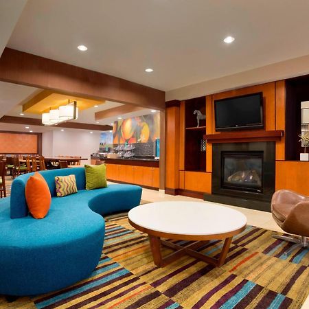 Fairfield Inn & Suites Fort Worth University Drive Bagian luar foto
