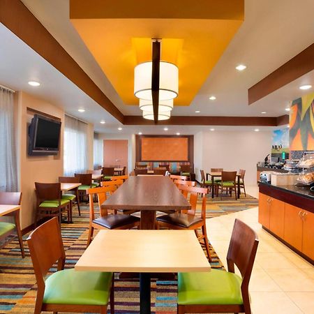 Fairfield Inn & Suites Fort Worth University Drive Bagian luar foto