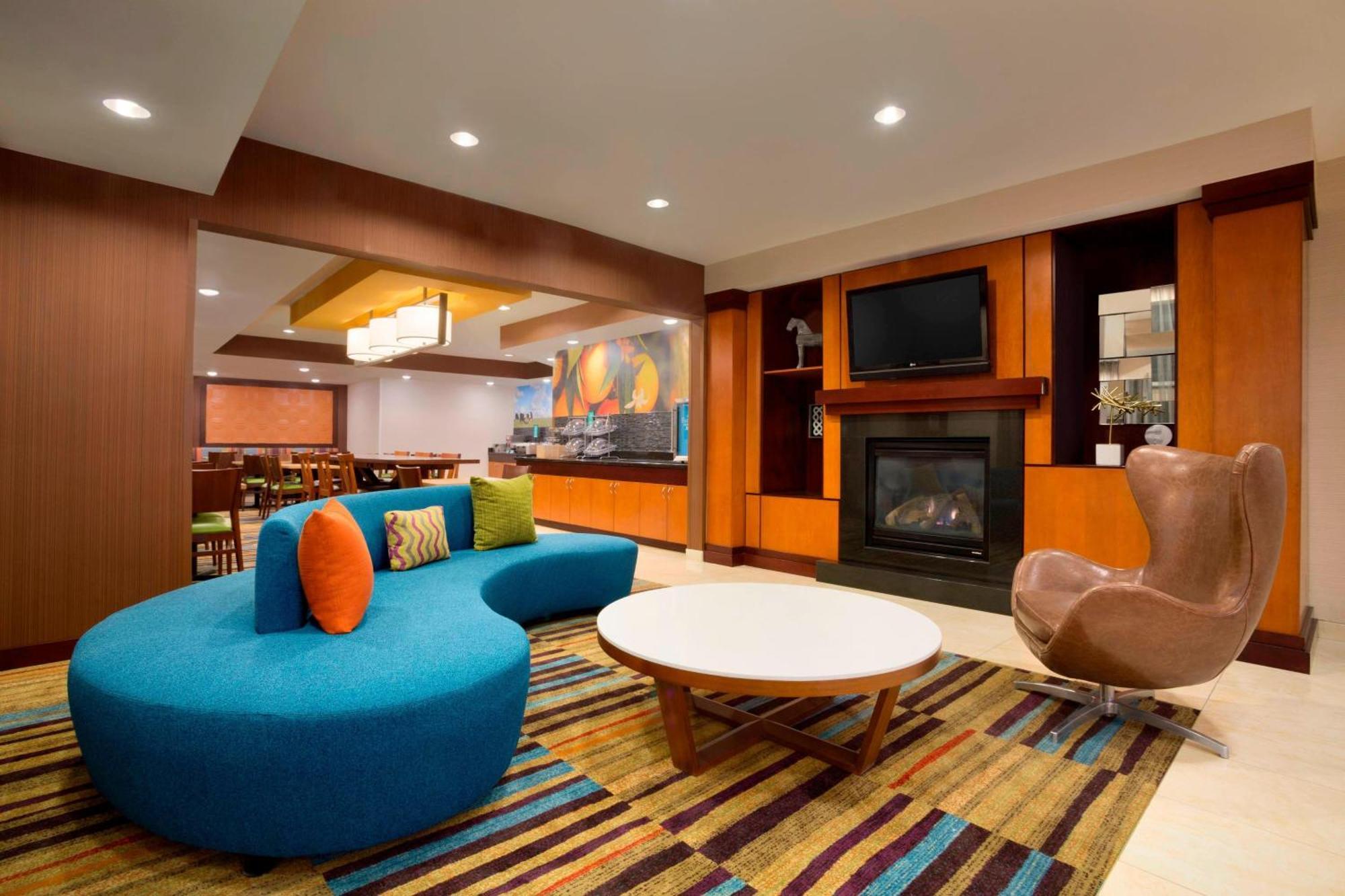 Fairfield Inn & Suites Fort Worth University Drive Bagian luar foto