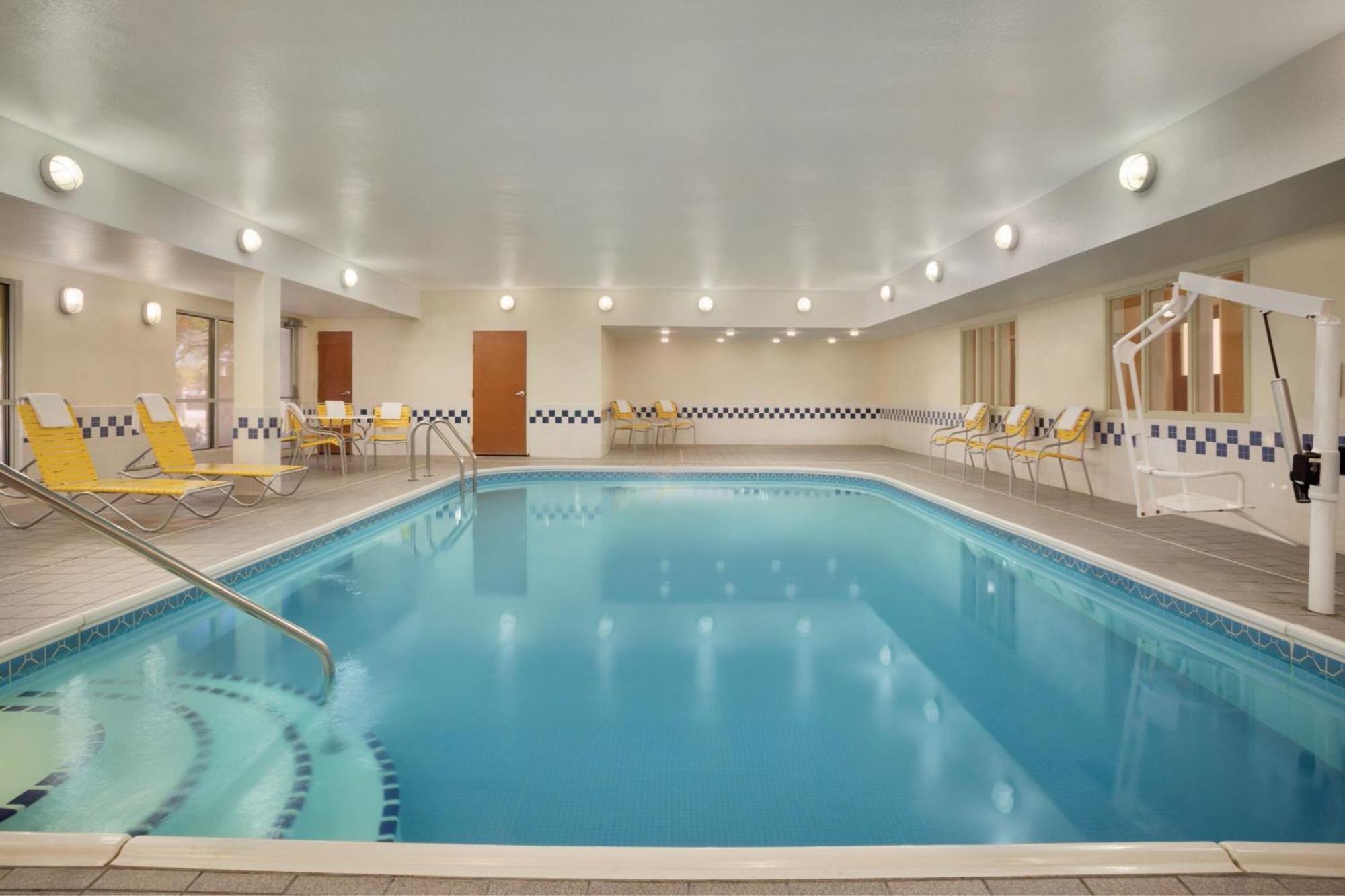 Fairfield Inn & Suites Fort Worth University Drive Bagian luar foto