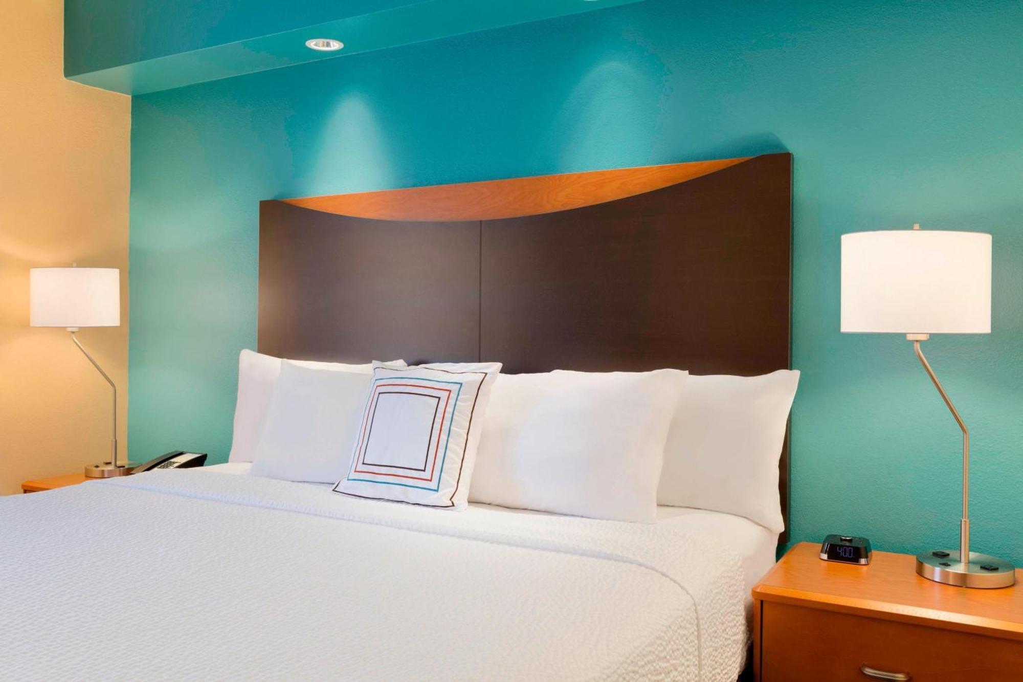 Fairfield Inn & Suites Fort Worth University Drive Bagian luar foto