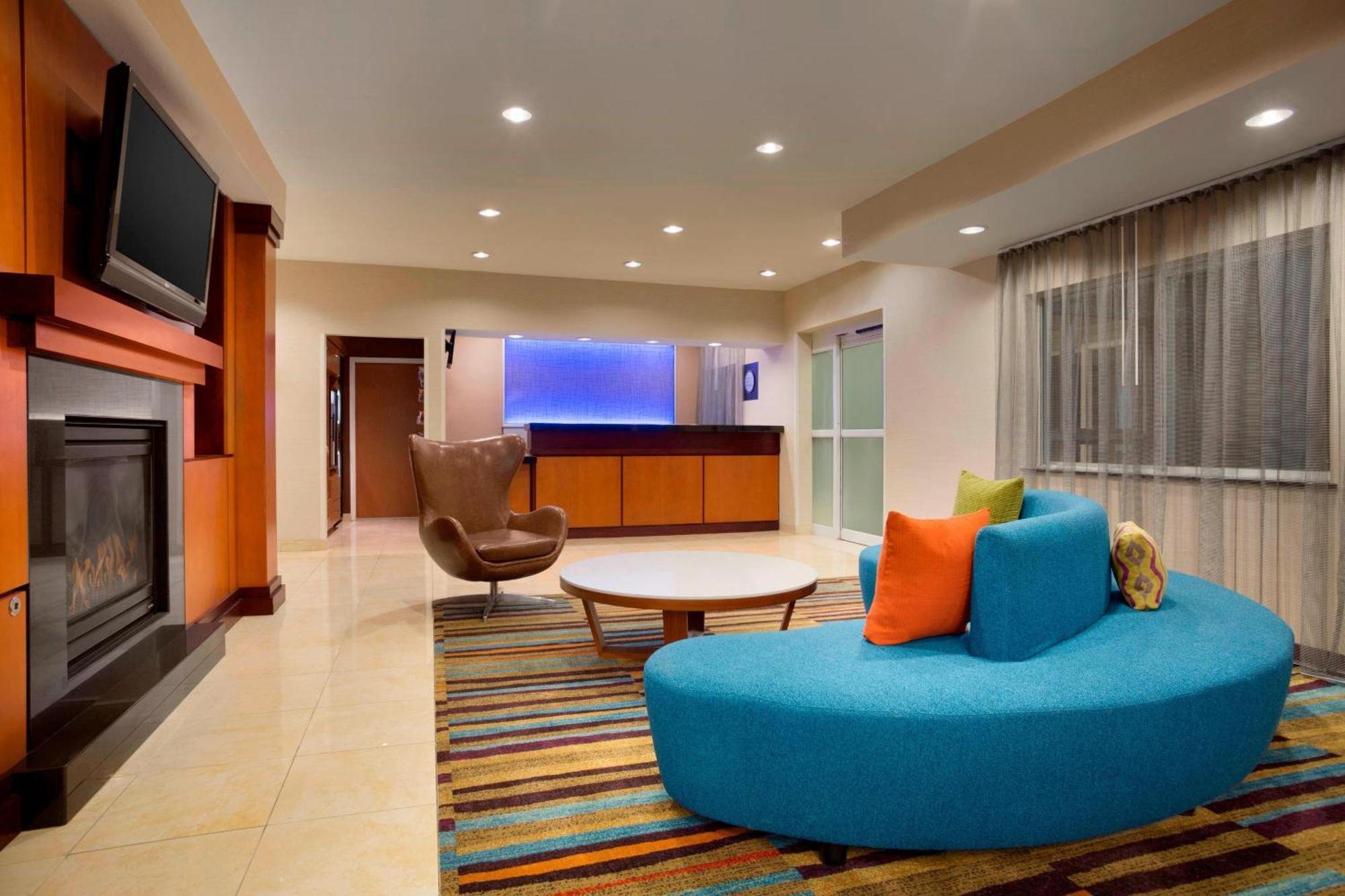 Fairfield Inn & Suites Fort Worth University Drive Bagian luar foto