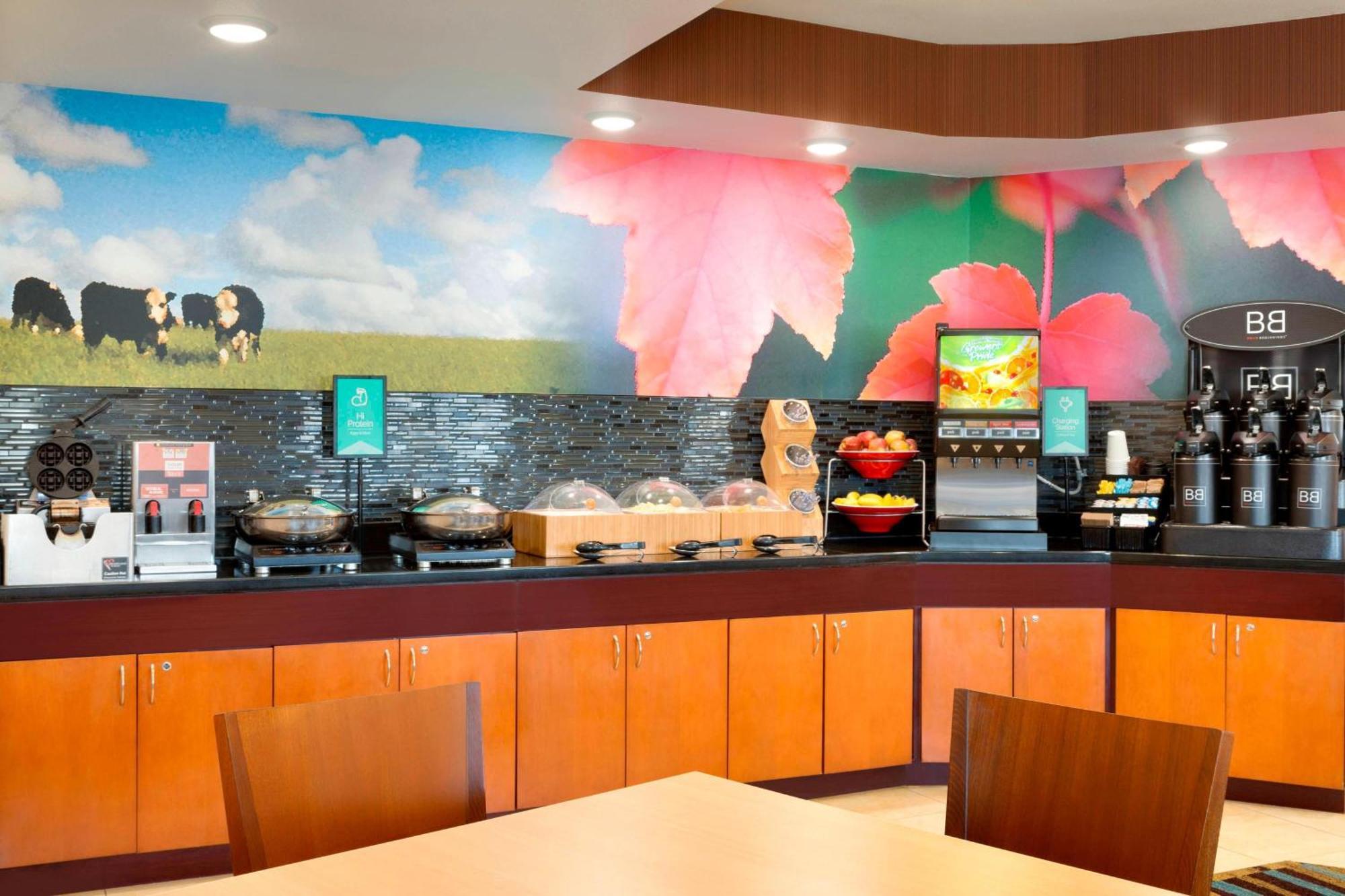 Fairfield Inn & Suites Fort Worth University Drive Bagian luar foto