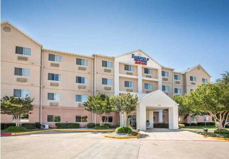 Fairfield Inn & Suites Fort Worth University Drive Bagian luar foto